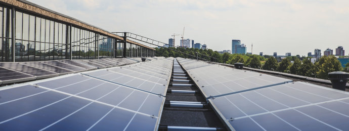 Frankreich: Größere Parkplätze müssen mit Solardächern ausgestattet werden - Newsbeitrag