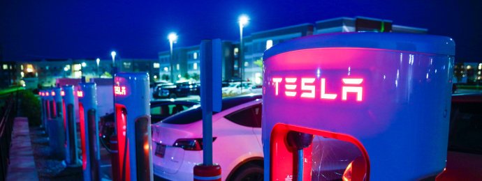 Tesla konkurriert gegen deutsche Autobauer, um wichtige Lade-Infrastruktur - Newsbeitrag