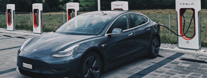 Tesla scheint sich ein deutsches Startup einverleiben zu wollen, welches sich unter anderem mit dem kabellosen Laden von Elektroautos beschäftigt - Newsbeitrag