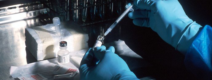 Die EU-Kommission erteilt dem neuen Corona-Impfstoff von BioNTech ihren Segen und das Vakzin wird wie geplant noch im September verimpft werden können - Newsbeitrag