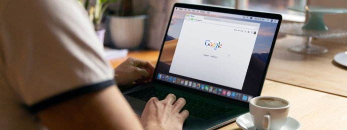 Mit neuen Rekorden und der Aussicht auf großzügige Ausschüttungen umgarnt Alphabet die Investoren