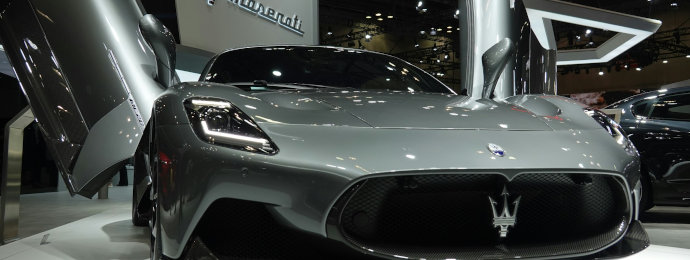Unter neuer Leitung scheint Stellantis über einen Verkauf der Luxusmarke Maserati nachzudenken