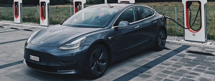 NTG24 - Musk entlässt linke Hand, Xiaomis neuer Verkaufsschlager und neuer Rekord bei Toyota - BÖRSE TO GO