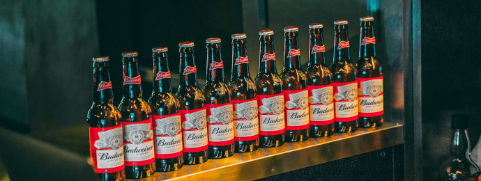 NTG24 - Anheuser-Busch InBev versucht sich ein weiteres Mal daran, seine bekannteste Biermarke auch in Deutschland zu etablieren