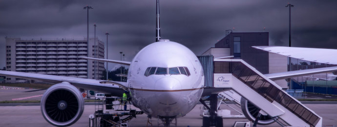 Schnee und Glatteis sorgen am Frankfurter Flughafen für Chaos und Fraport informiert über zahlreiche ausgefallene Flüge