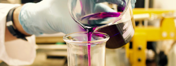 Lanxess kämpft weiterhin mit einer schwachen Nachfrage und reagiert darauf mit einem nochmals verschärften Sparkurs