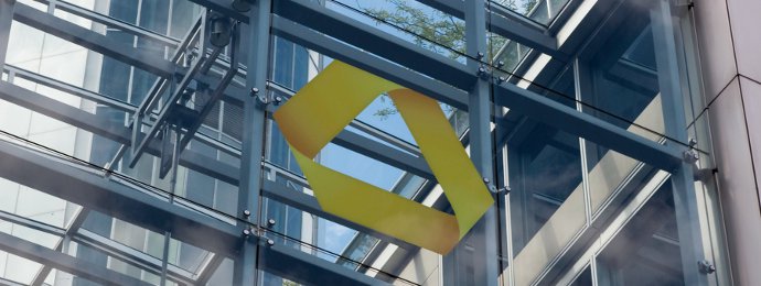 Die Commerzbank wehrt sich weiter gegen Übernahmeavancen von UniCredit und setzt dabei vor allem auf eine starke Prognose