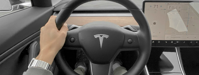 Die Tesla-Aktie gerät wieder unter Druck und der Traum von der autonomen Zukunft steht noch unter einigen Fragezeichen