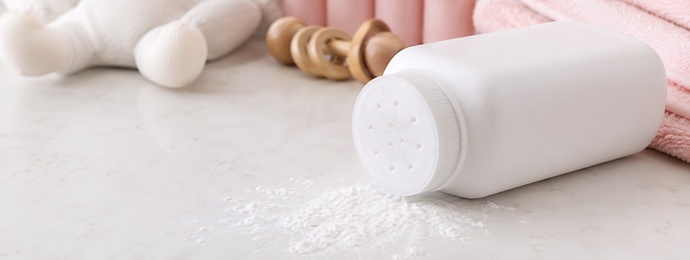 NTG24 - Johnson & Johnson einigt sich auf einen Vergleich im Streit um angeblich krebserregendes Babypuder und nimmt dafür Milliarden in die Hand 