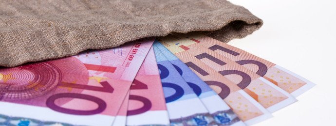 Euro fällt auf 20-Jahrestief, Zoom verfehlt Erwartungen und Kühne lehnt weitere Käufe ab - BÖRSE TO GO - Newsbeitrag