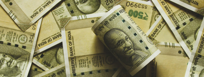 Indische Rupie mit Allzeittief zum US-Dollar 