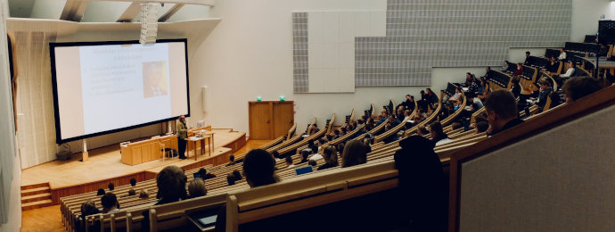 NTG24 - Kürzung des Werbungskostenabzugs bei steuerfreien Leistungen aus einem Stipendium