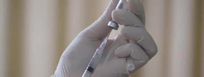 NTG24 - China erteilt einer Markteinführung des Corona-Impfstoffs von BioNTech weiterhin eine Absage, doch bei der Bevölkerung scheint das Vakzin sehr gefragt zu sein